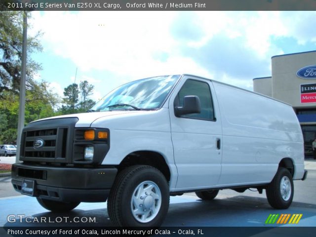 2011 Ford E Series Van E250 XL Cargo in Oxford White