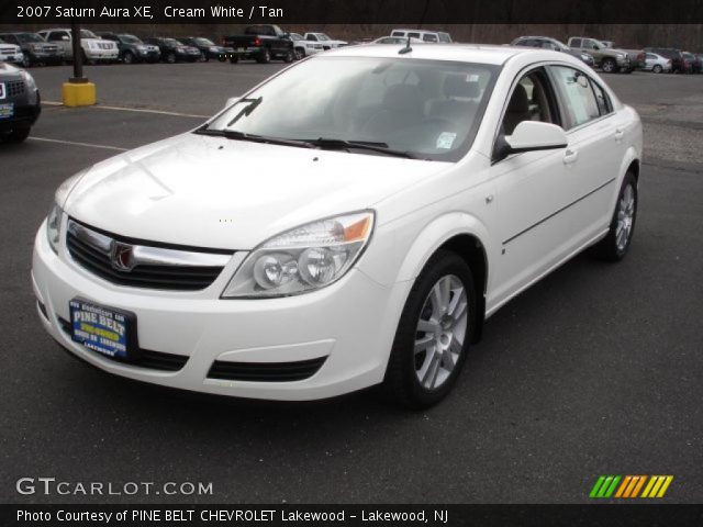 2007 Saturn Aura XE in Cream White