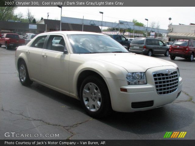 2007 Chrysler 300  in Cool Vanilla