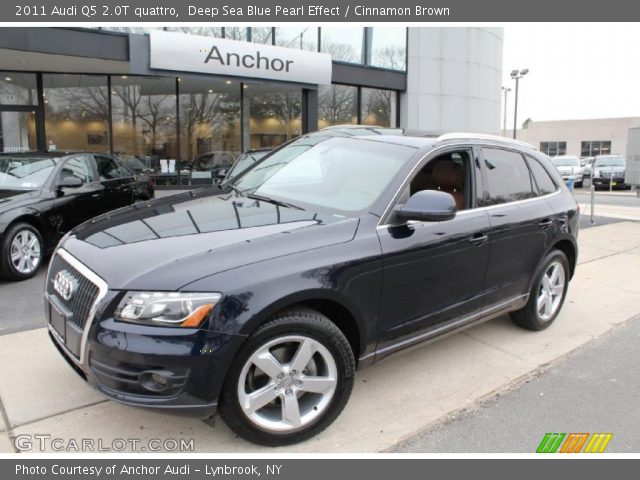 2011 Audi Q5 2.0T quattro in Deep Sea Blue Pearl Effect