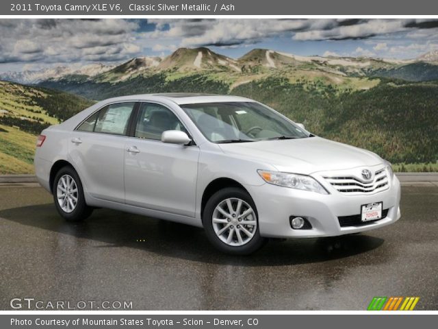 2011 Toyota Camry XLE V6 in Classic Silver Metallic