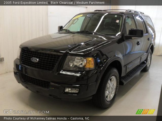 2005 Ford Expedition Limited in Black Clearcoat