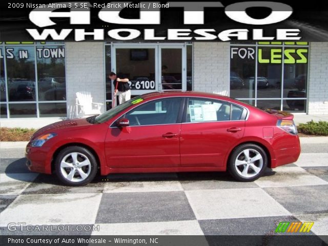 2009 Nissan Altima 3.5 SE in Red Brick Metallic