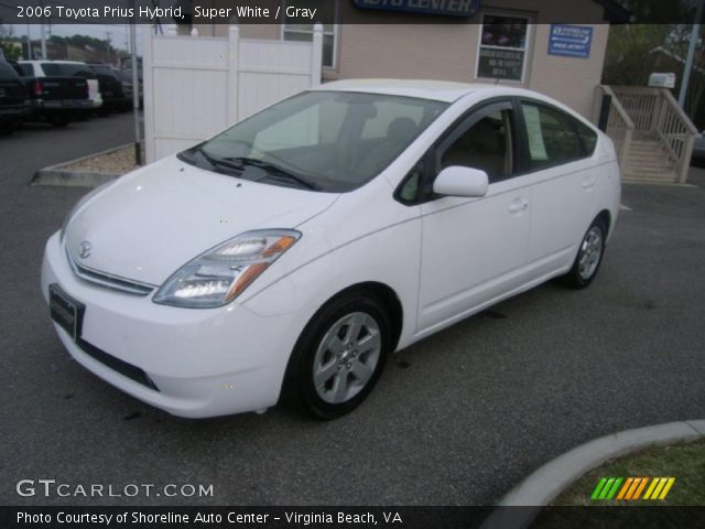 2006 Toyota Prius Hybrid in Super White