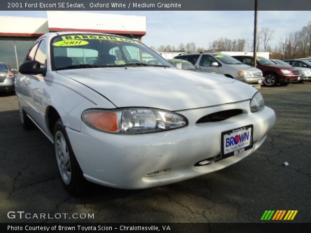 2001 Ford Escort SE Sedan in Oxford White
