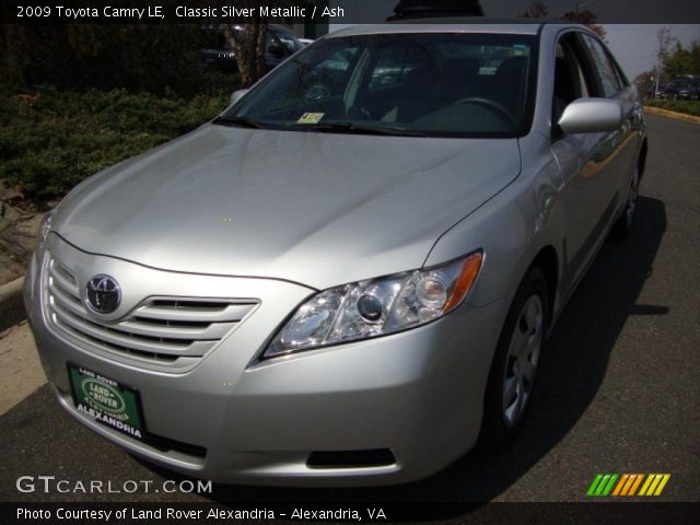 2009 Toyota Camry LE in Classic Silver Metallic