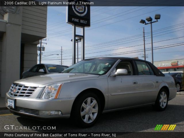 2006 Cadillac DTS  in Light Platinum Metallic