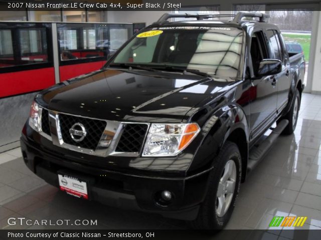 2007 Nissan Frontier LE Crew Cab 4x4 in Super Black