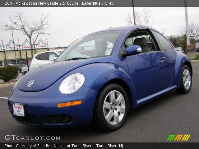 2007 Volkswagen New Beetle 2.5 Coupe in Laser Blue