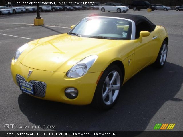 2007 Pontiac Solstice Roadster in Mean Yellow