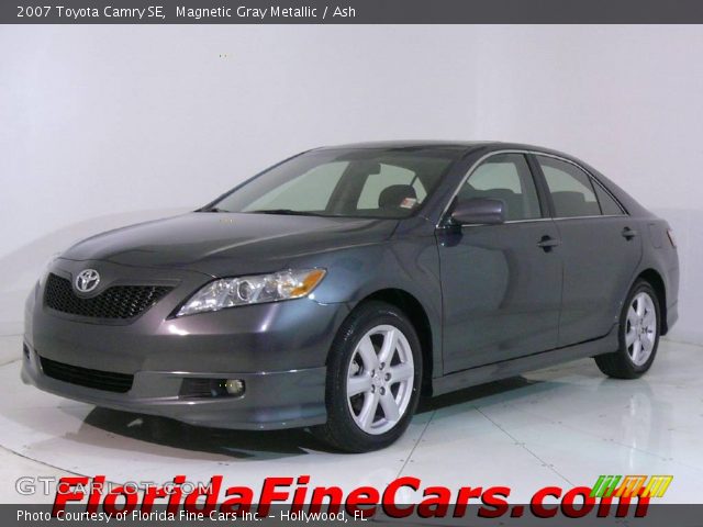 2007 Toyota Camry SE in Magnetic Gray Metallic