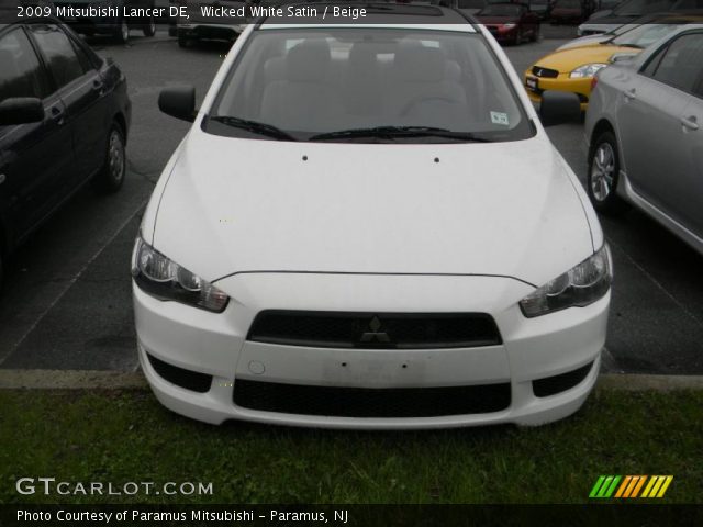 2009 Mitsubishi Lancer DE in Wicked White Satin
