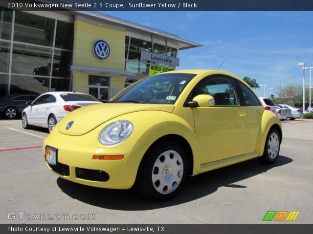 2010 Volkswagen New Beetle 2.5 Coupe in Sunflower Yellow