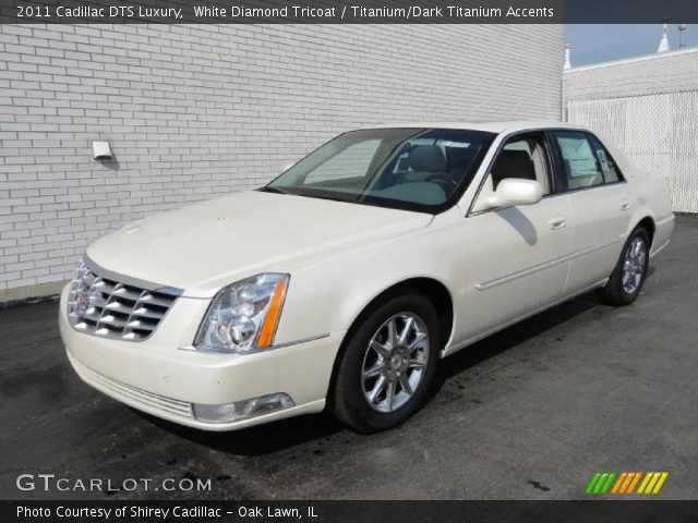 2011 Cadillac DTS Luxury in White Diamond Tricoat