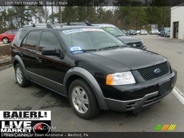 2005 Ford Freestyle SE in Black