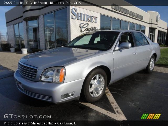 2005 Cadillac DeVille Sedan in Blue Ice