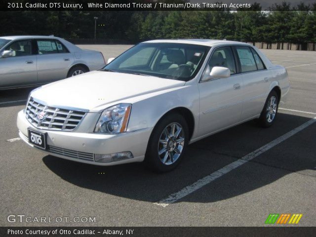 2011 Cadillac DTS Luxury in White Diamond Tricoat