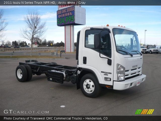 2011 Isuzu N Series Truck NPR HD in Arctic White