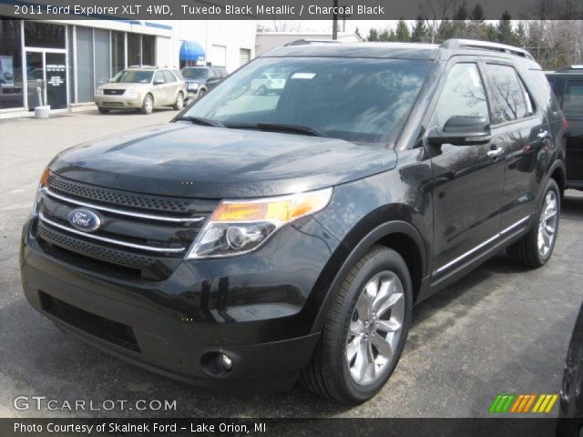 2011 Ford Explorer XLT 4WD in Tuxedo Black Metallic