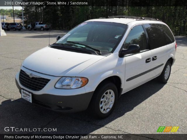 2001 Chrysler Voyager  in Stone White