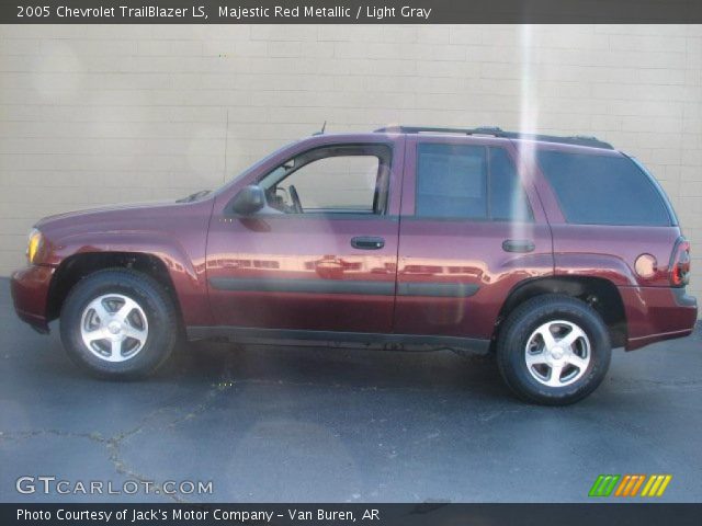 2005 Chevrolet TrailBlazer LS in Majestic Red Metallic