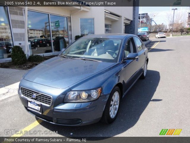 2005 Volvo S40 2.4i in Barents Blue Metallic