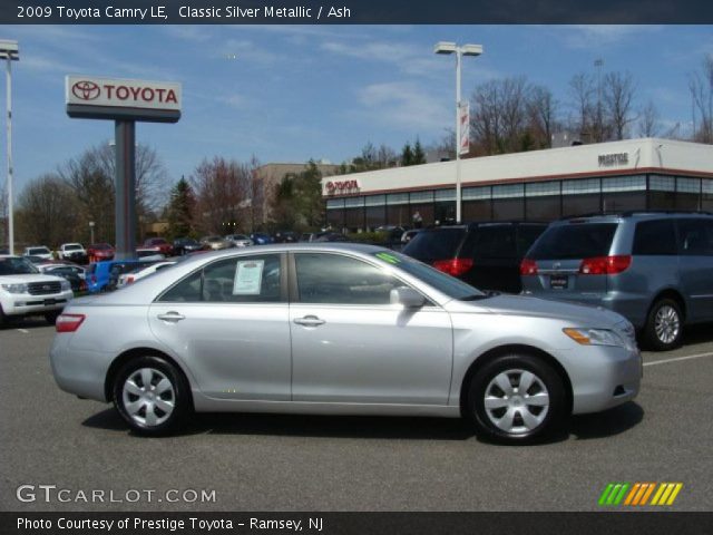 2009 Toyota Camry LE in Classic Silver Metallic