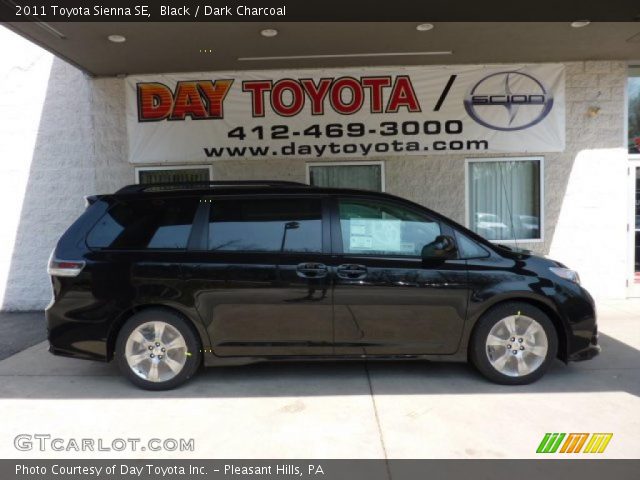 2011 Toyota Sienna SE in Black