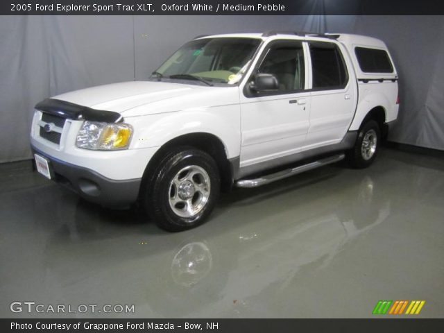 2005 Ford Explorer Sport Trac XLT in Oxford White
