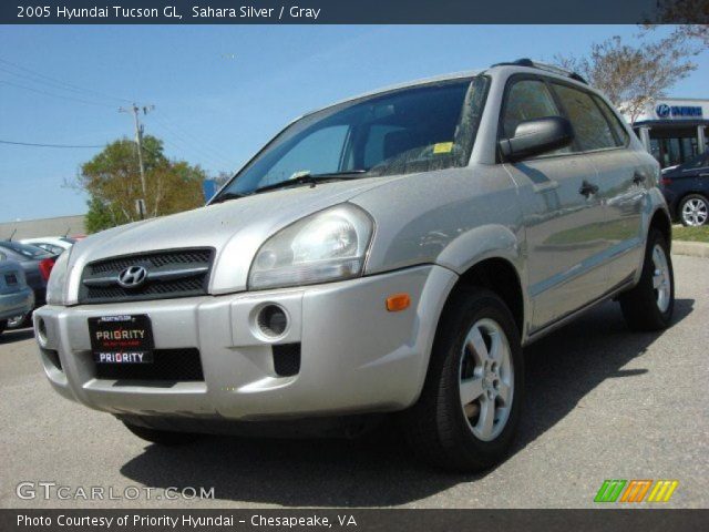 2005 Hyundai Tucson GL in Sahara Silver