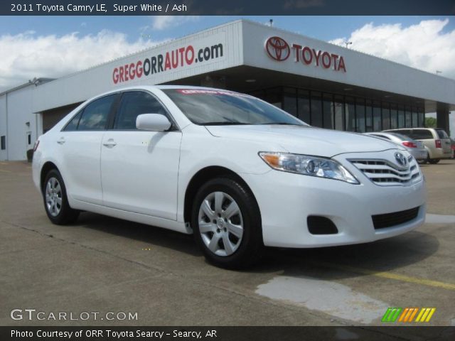 2011 Toyota Camry LE in Super White