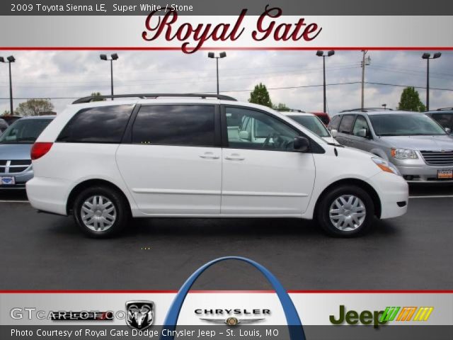 2009 Toyota Sienna LE in Super White