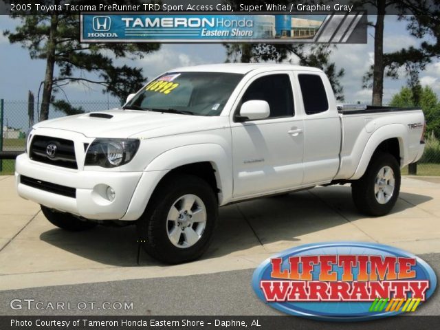 2005 Toyota Tacoma PreRunner TRD Sport Access Cab in Super White