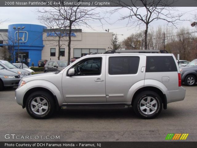 2008 Nissan Pathfinder SE 4x4 in Silver Lightning