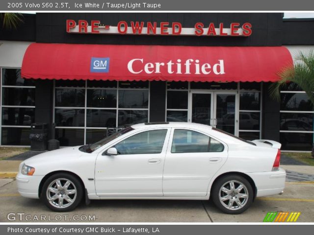 2005 Volvo S60 2.5T in Ice White