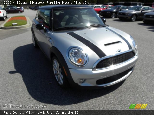 2009 Mini Cooper S Hardtop in Pure Silver Metallic