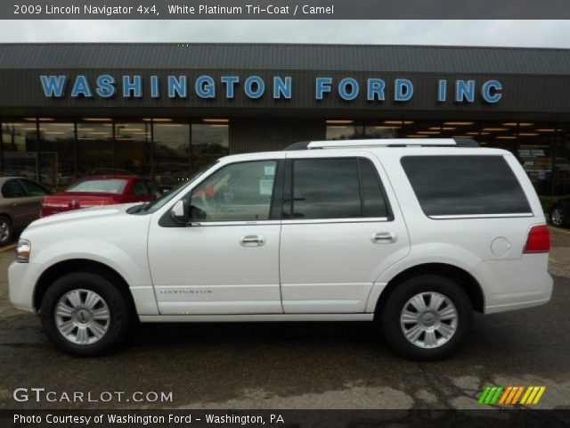 2009 Lincoln Navigator 4x4 in White Platinum Tri-Coat