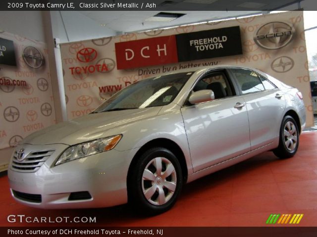 2009 Toyota Camry LE in Classic Silver Metallic