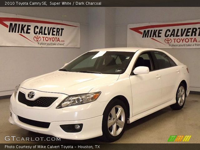 2010 Toyota Camry SE in Super White
