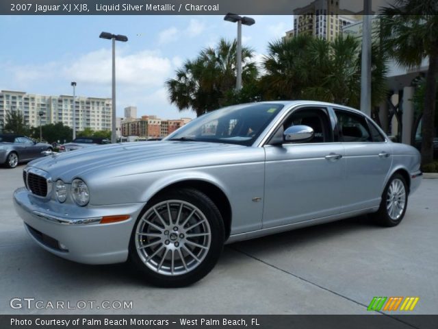 2007 Jaguar XJ XJ8 in Liquid Silver Metallic