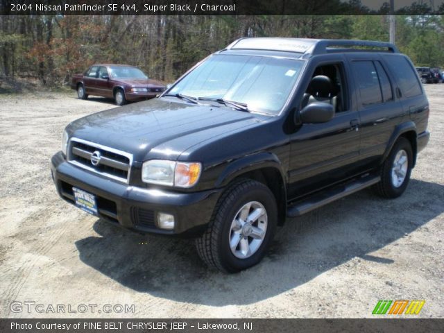 2004 Nissan Pathfinder SE 4x4 in Super Black