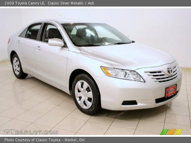 2009 Toyota Camry LE in Classic Silver Metallic