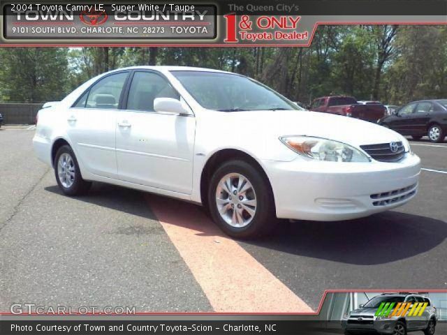 2004 Toyota Camry LE in Super White