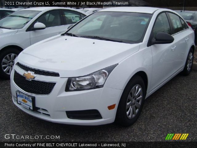 2011 Chevrolet Cruze LS in Summit White