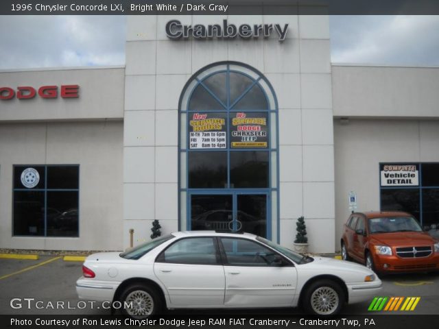 1996 Chrysler Concorde LXi in Bright White