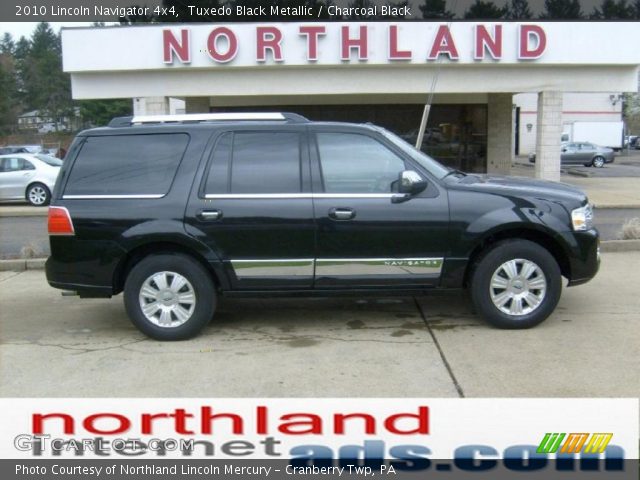 2010 Lincoln Navigator 4x4 in Tuxedo Black Metallic