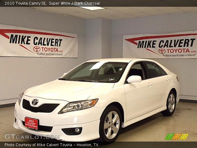 2010 Toyota Camry SE in Super White