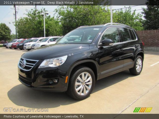2011 Volkswagen Tiguan SE in Deep Black Metallic