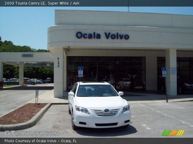 2009 Toyota Camry LE in Super White