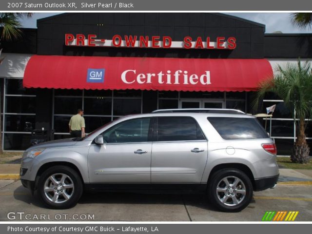 2007 Saturn Outlook XR in Silver Pearl